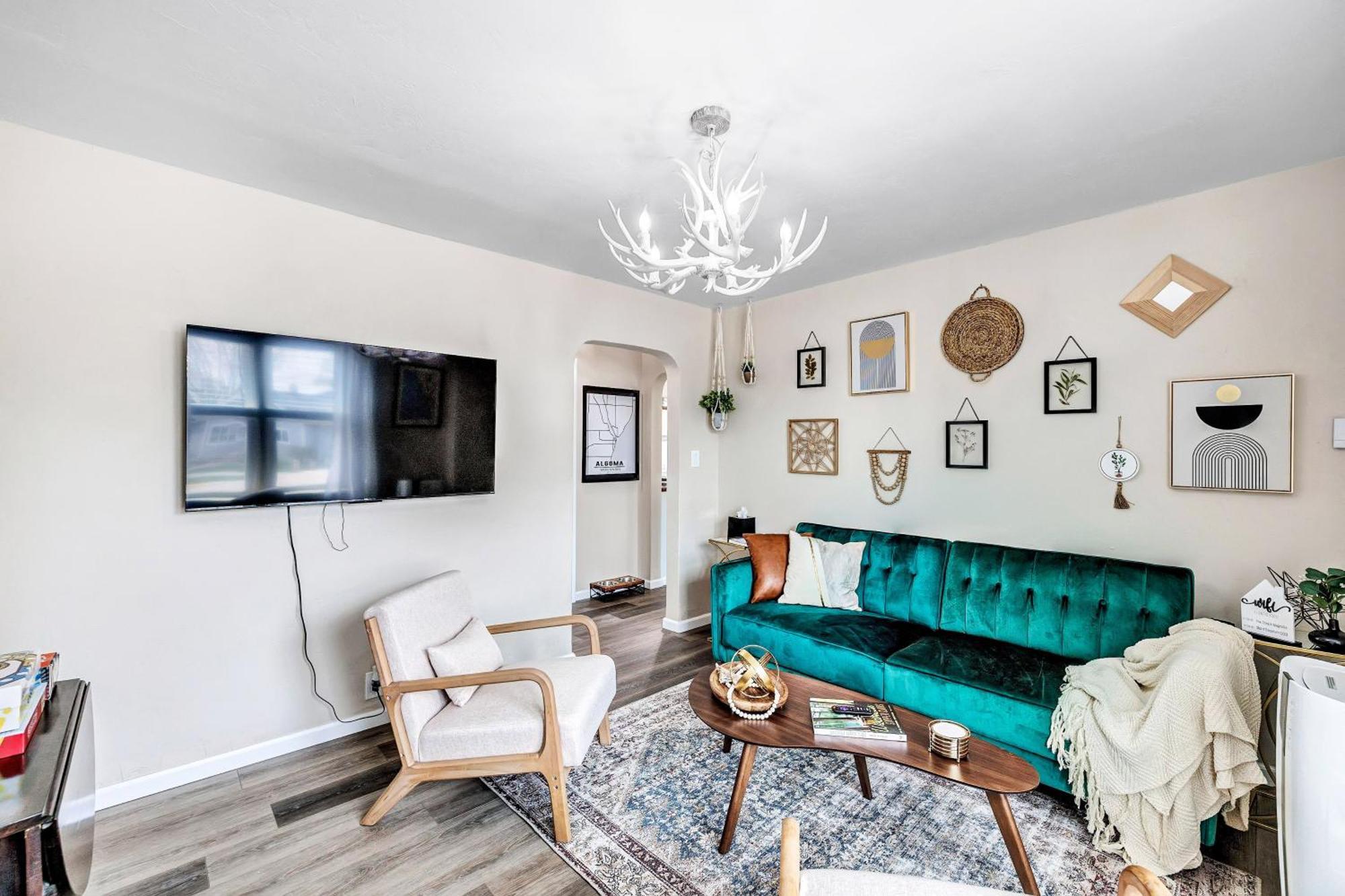 Across The Street From Von Stiehl-Newly Renovated! Apartment Algoma Exterior photo